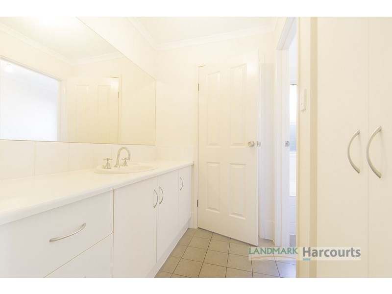 18 Potts Road, Evanston Park SA 5116