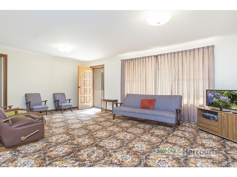 8 Paul Street, Riverton SA 5412