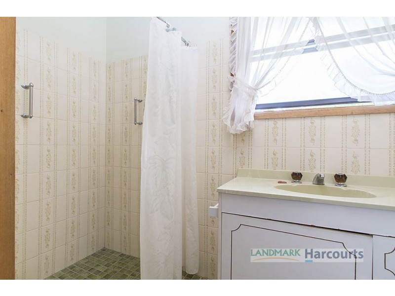 8 Paul Street, Riverton SA 5412