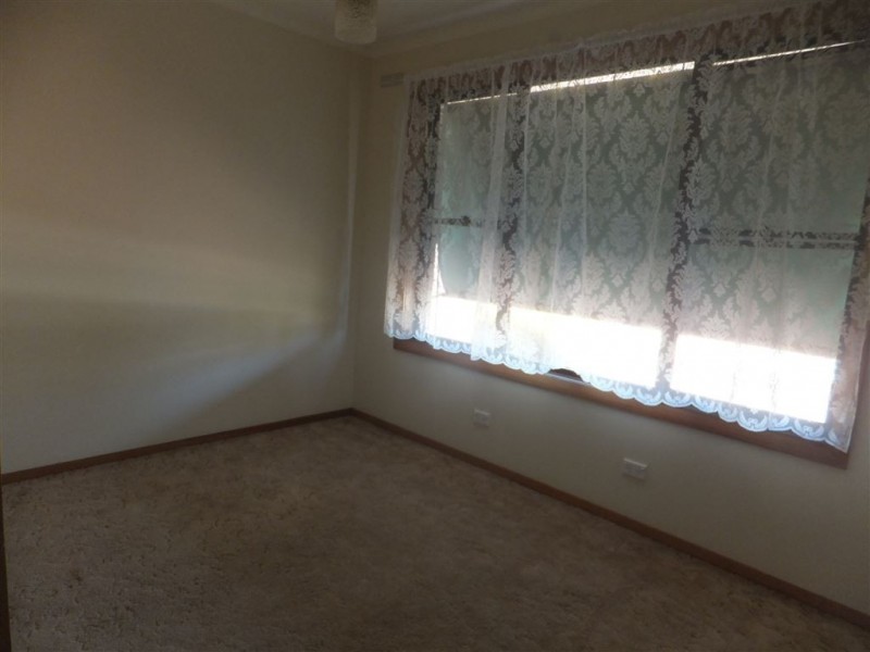 135 Woods Street, Donald VIC 3480