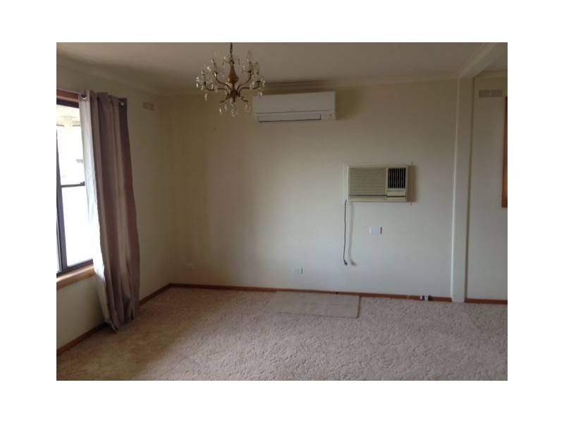 135 Woods Street, Donald VIC 3480