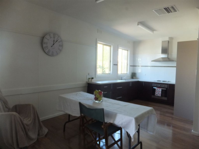 10 Gray Street, Donald VIC 3480