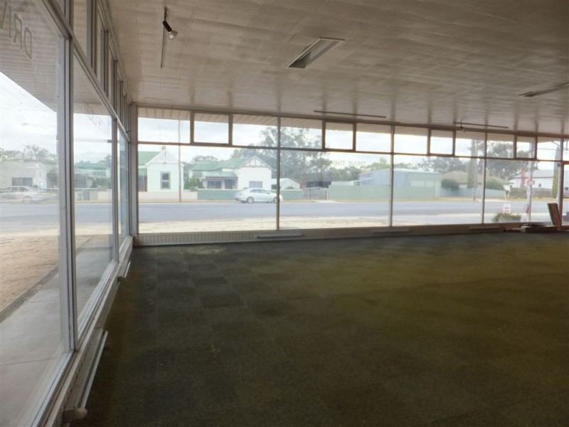 5 Woods Street, Donald VIC 3480