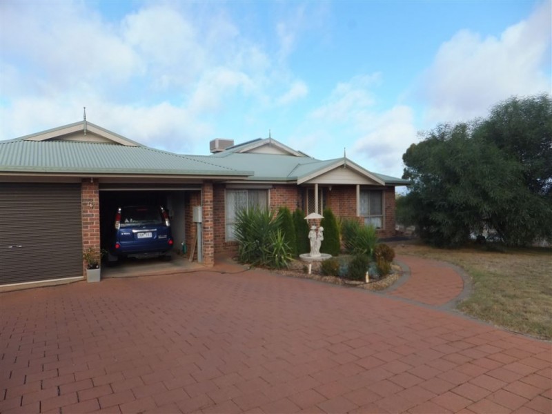13 Athol Court, Donald VIC 3480