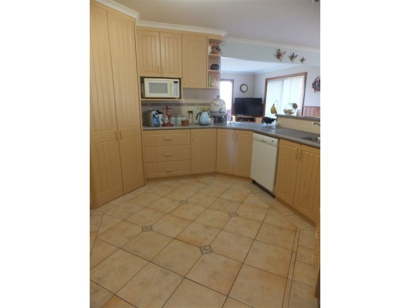 13 Athol Court, Donald VIC 3480