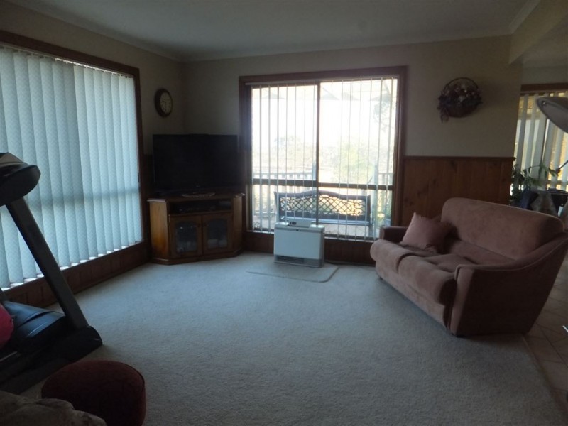 13 Athol Court, Donald VIC 3480