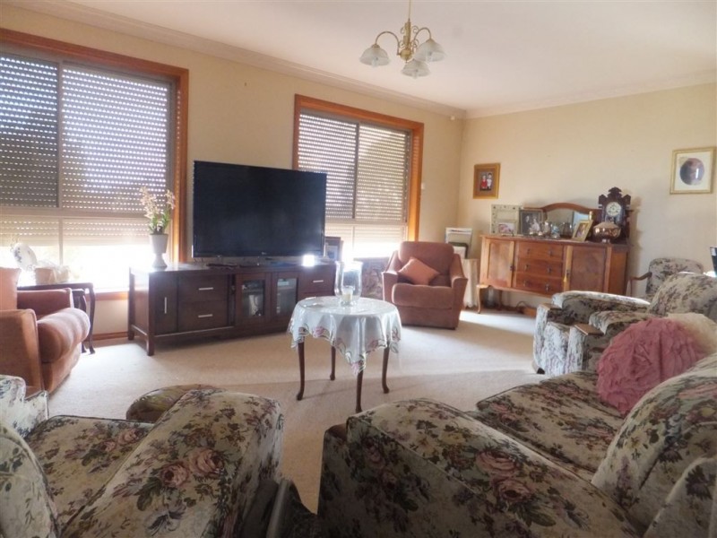 13 Athol Court, Donald VIC 3480