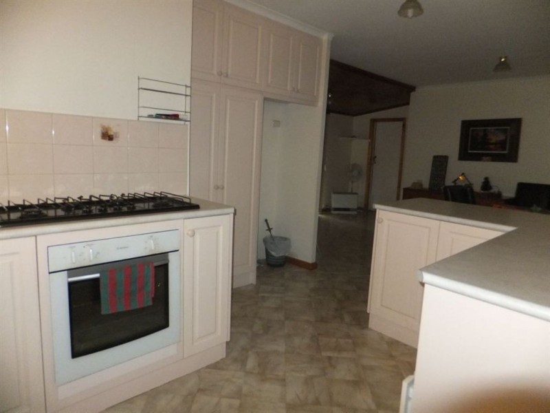 17 Meyer St, Donald VIC 3480