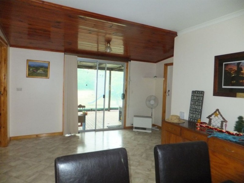 17 Meyer St, Donald VIC 3480