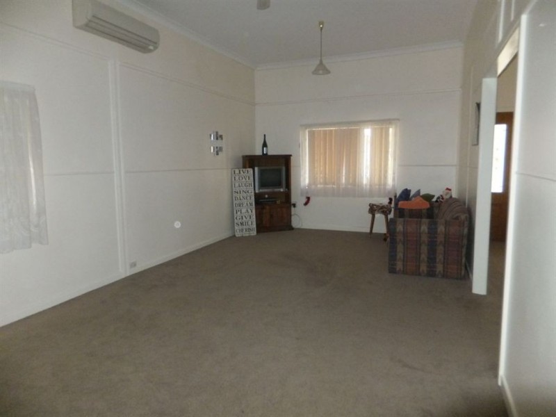 17 Meyer St, Donald VIC 3480