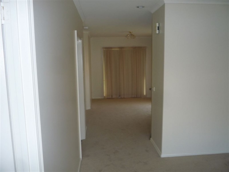 27/Richardson Heights, Donald VIC 3480