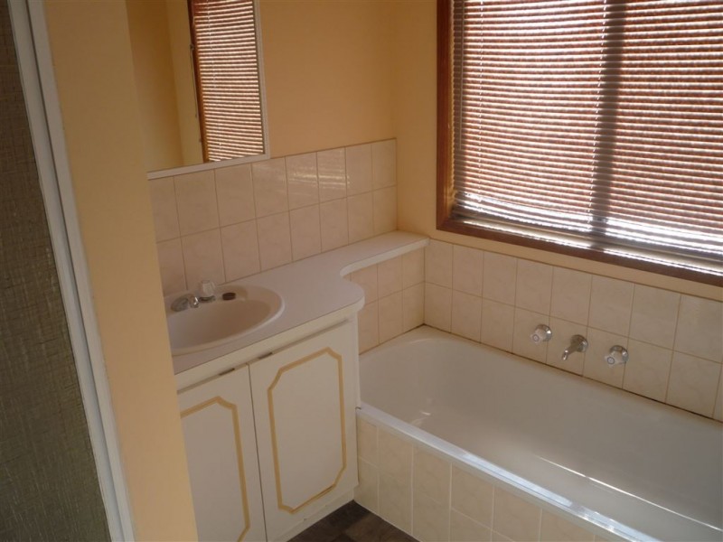 5-7 Sedgman Court, Donald VIC 3480