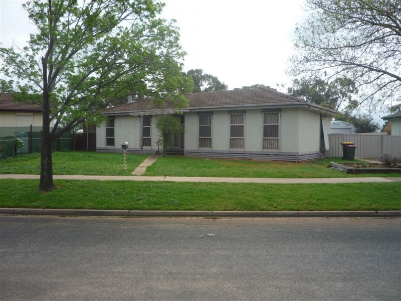 13 Sproats lane, Donald VIC 3480