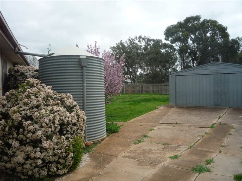 13 Sproats lane, Donald VIC 3480