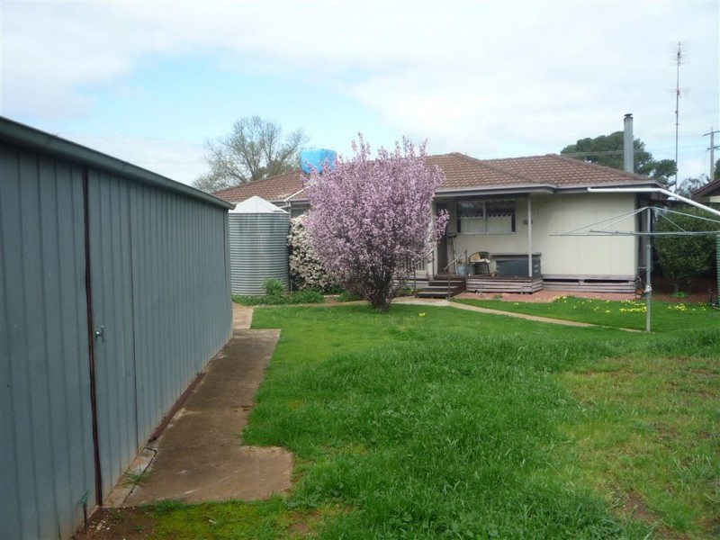 13 Sproats lane, Donald VIC 3480