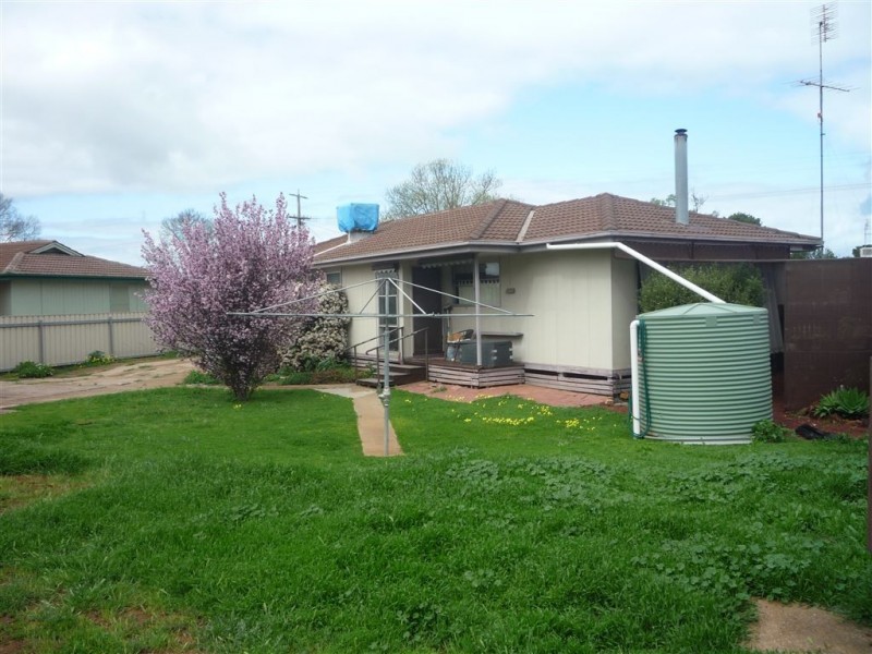 13 Sproats lane, Donald VIC 3480