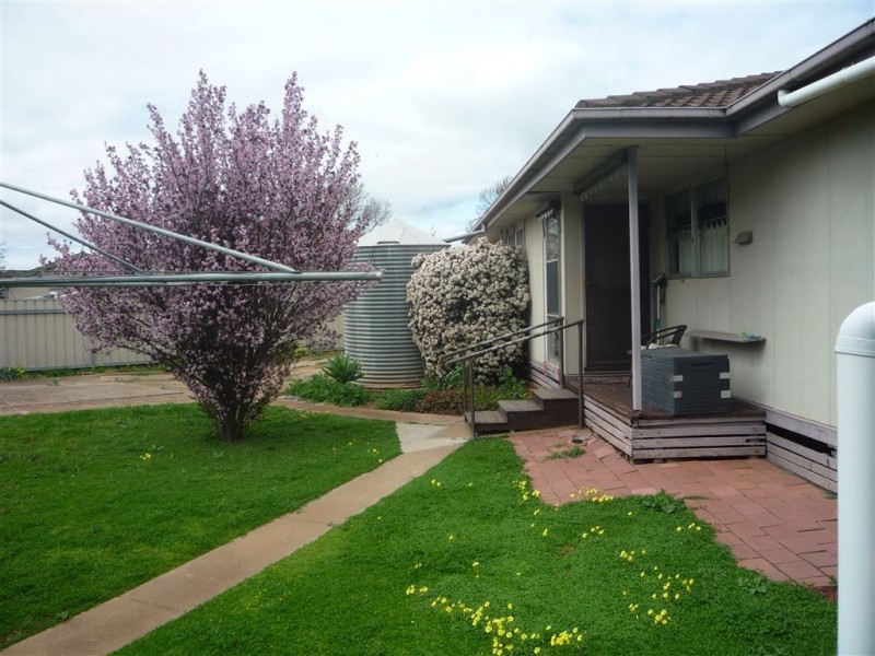 13 Sproats lane, Donald VIC 3480