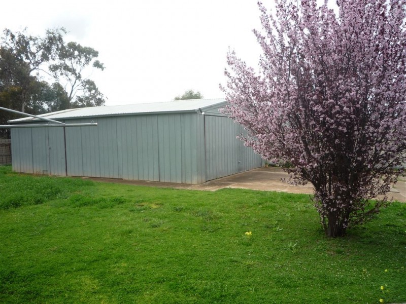 13 Sproats lane, Donald VIC 3480