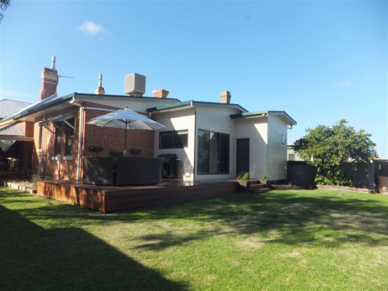 64 – 64A Woods Street, Donald VIC 3480