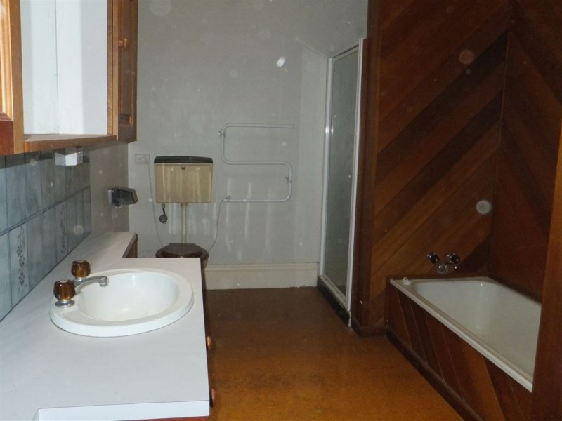 44-46 Woods Street, Donald VIC 3480