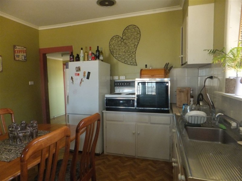 23 Napier Street, Donald VIC 3480