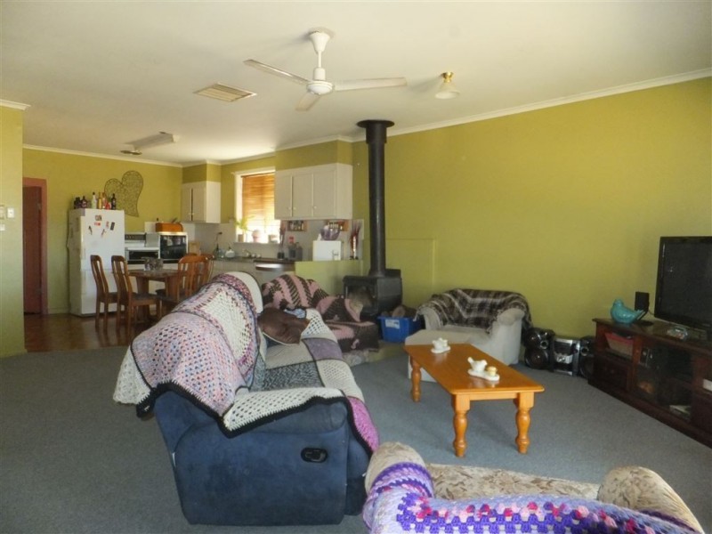 23 Napier Street, Donald VIC 3480