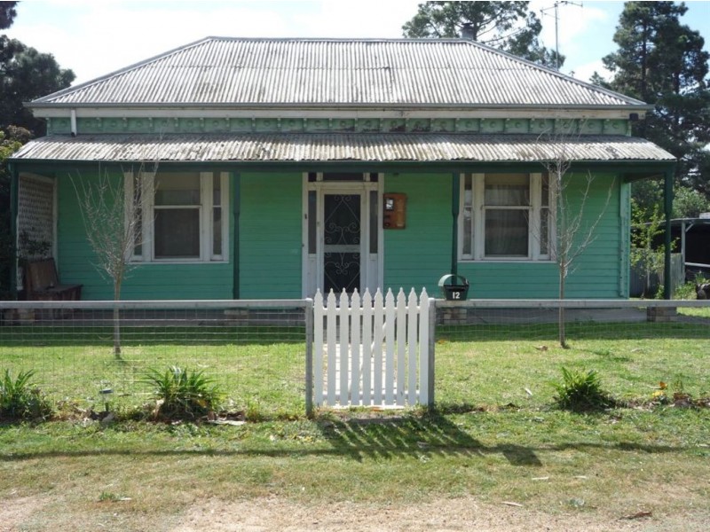 12 McMahon Street, St Arnaud VIC 3478