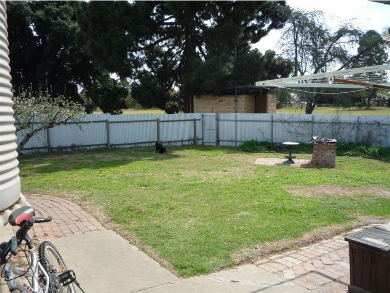 12 McMahon Street, St Arnaud VIC 3478