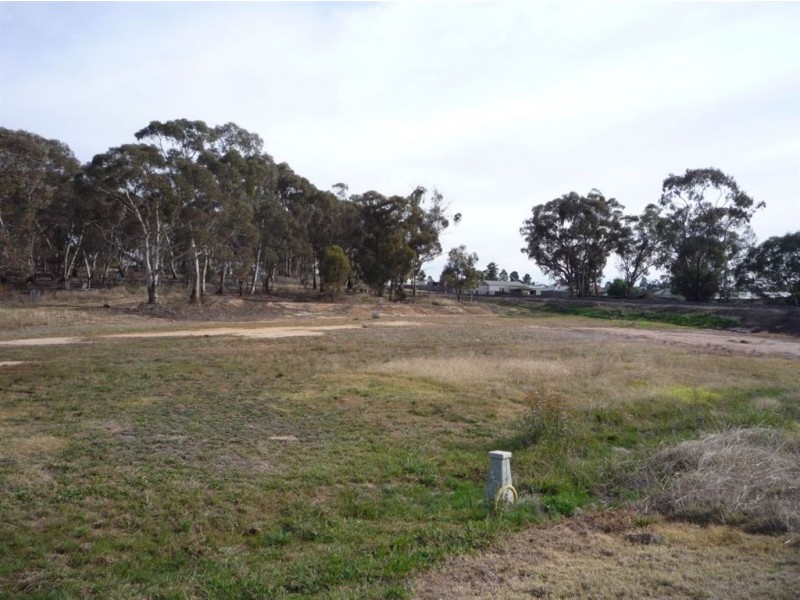 18 Melbourne Road, St Arnaud VIC 3478