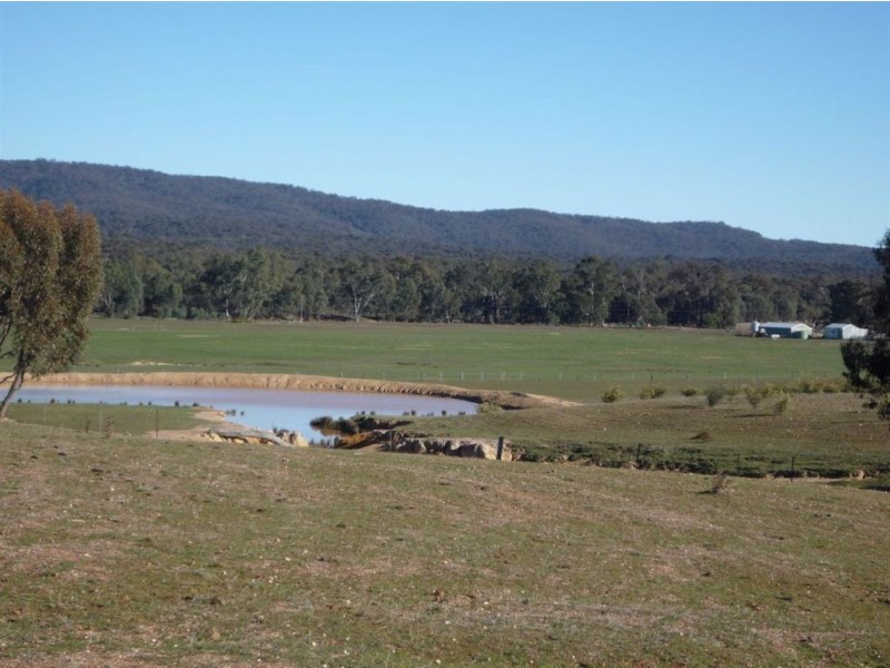 - Sunraysia Highway, Moyreisk VIC 3467