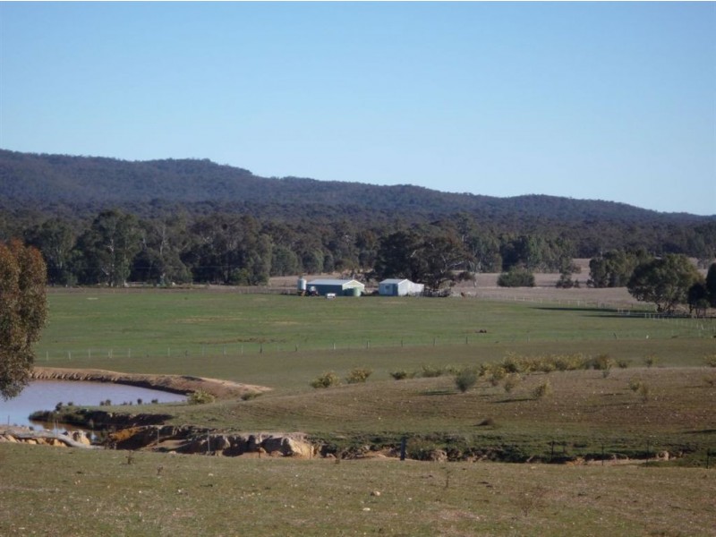 - Sunraysia Highway, Moyreisk VIC 3467