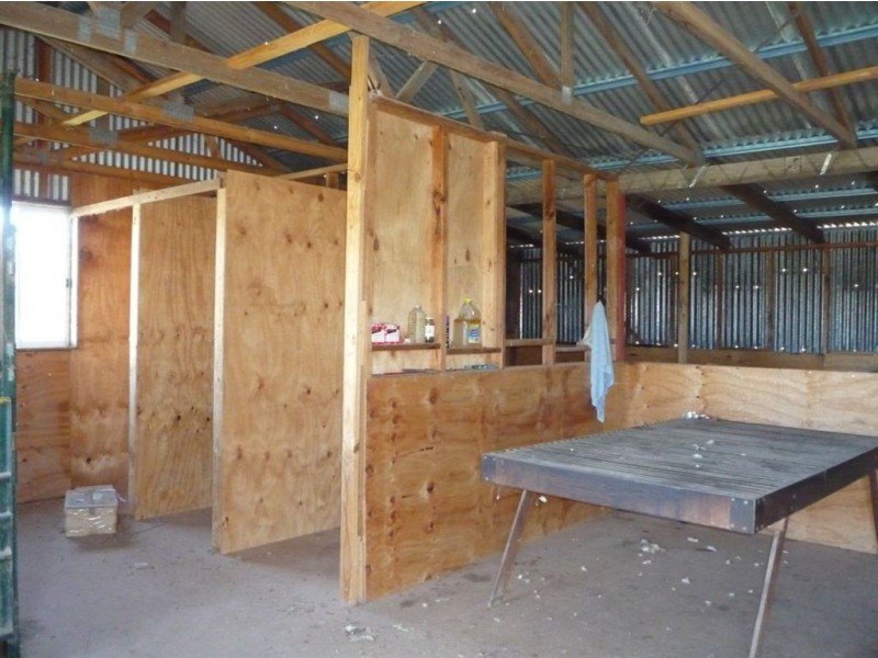 - Sunraysia Highway, Moyreisk VIC 3467