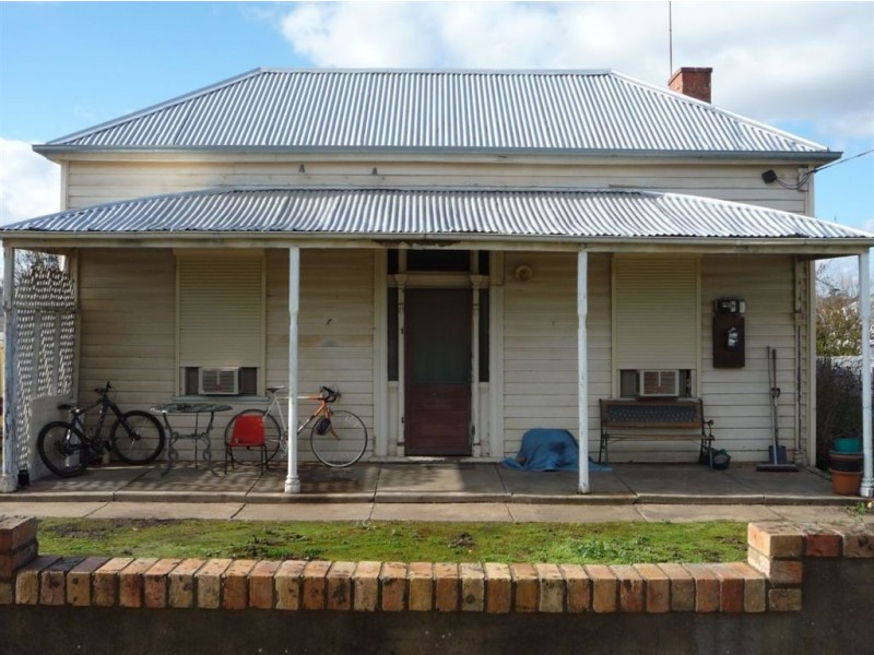 56 Canterbury Street, St Arnaud VIC 3478