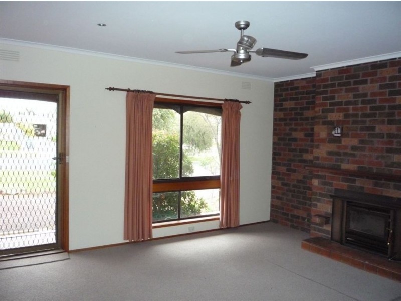 17 Powell Street, St Arnaud VIC 3478