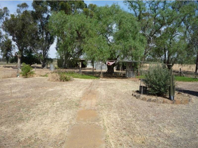 30 Moores Road, Kooreh VIC 3478