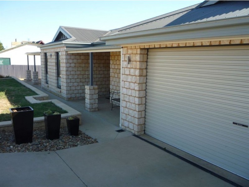 31 Canterbury Street, St Arnaud VIC 3478