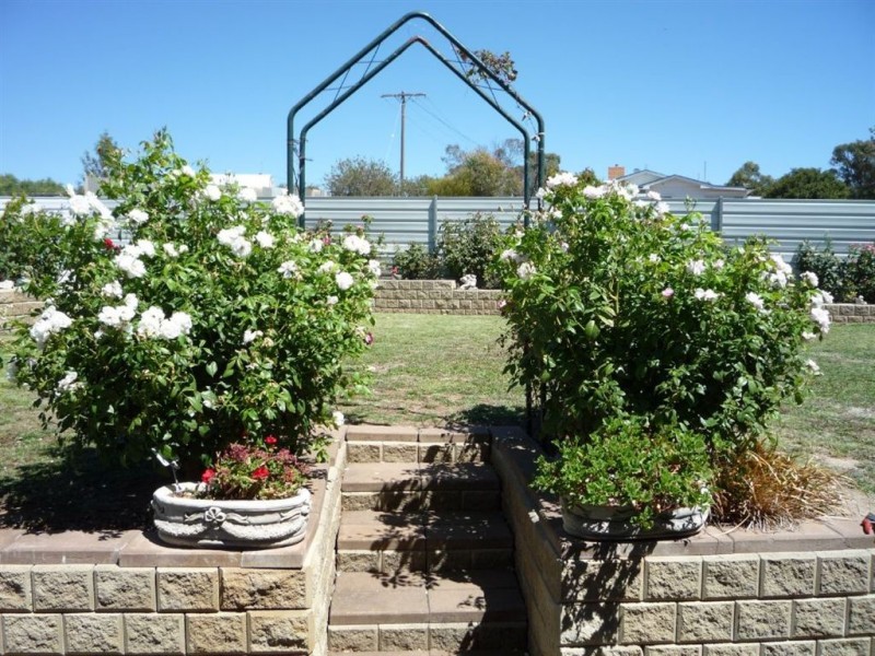 13 Victoria Street, St Arnaud VIC 3478