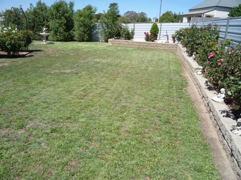 13 Victoria Street, St Arnaud VIC 3478