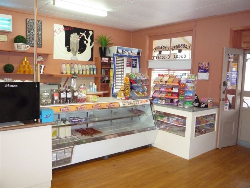 16 Kings Avenue, St Arnaud VIC 3478