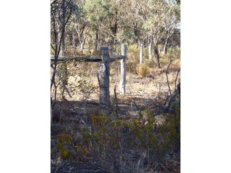 - Edwards Road, St Arnaud East VIC 3478