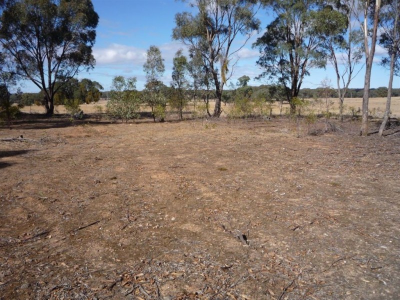 - Edwards Road, St Arnaud East VIC 3478