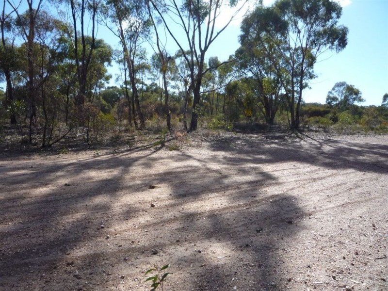 - Edwards Road, St Arnaud East VIC 3478