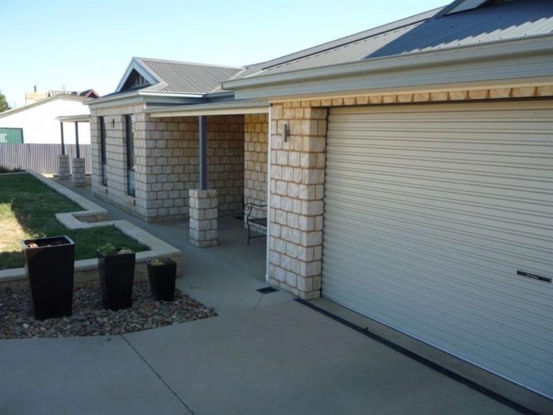 31 Canterbury Street, St Arnaud VIC 3478