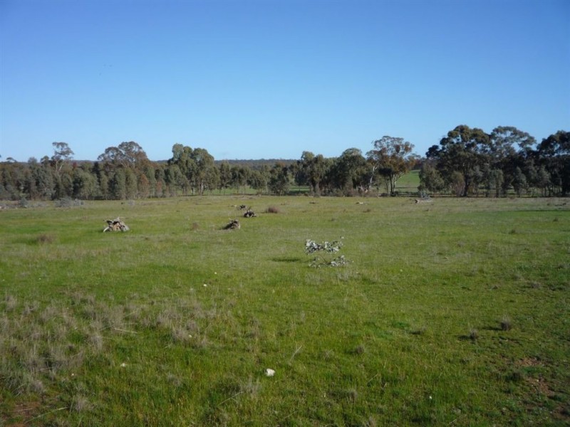 - Murray Road, Stuart Mill VIC 3478