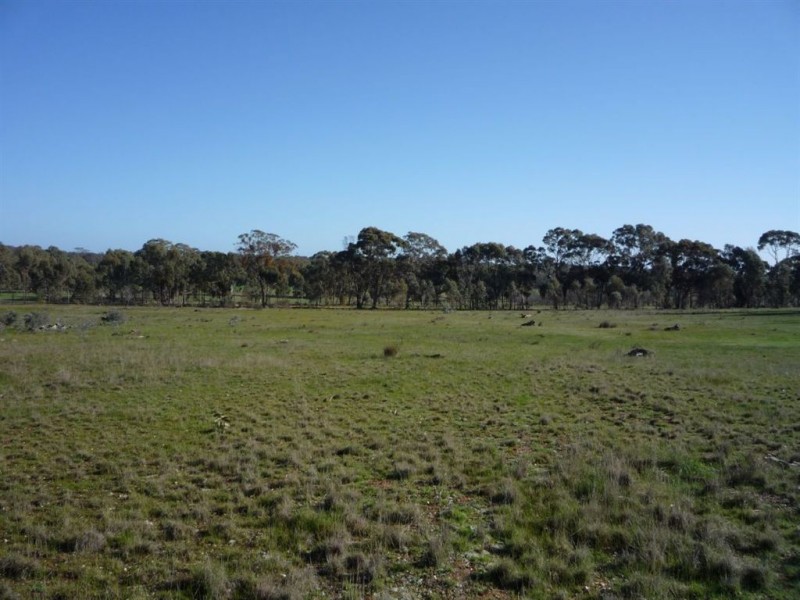 - Murray Road, Stuart Mill VIC 3478