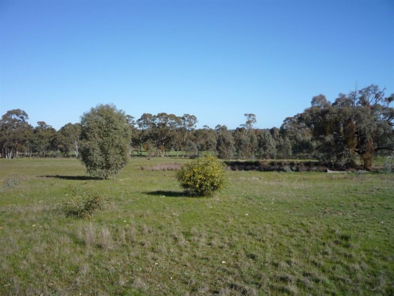 - Murray Road, Stuart Mill VIC 3478