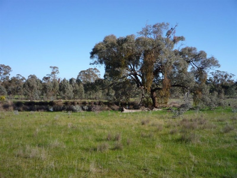 - Murray Road, Stuart Mill VIC 3478