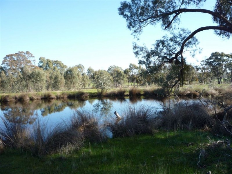 - Murray Road, Stuart Mill VIC 3478