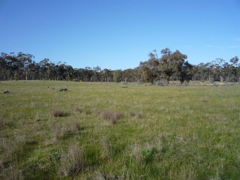 - Murray Road, Stuart Mill VIC 3478