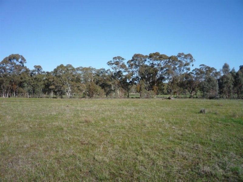 - Murray Road, Stuart Mill VIC 3478